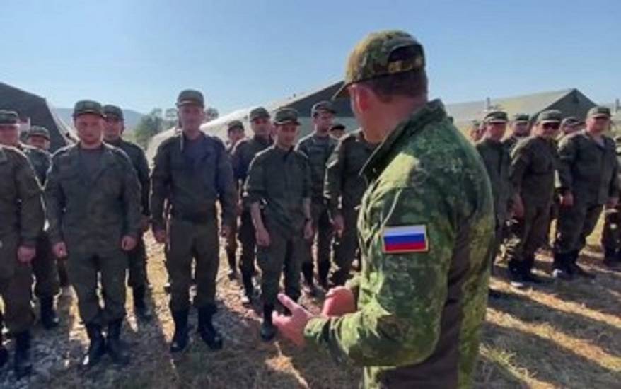 Прибыл с проверкой: Губернатор Приморья увидел условия пребывания мобилизованных граждан (видео)