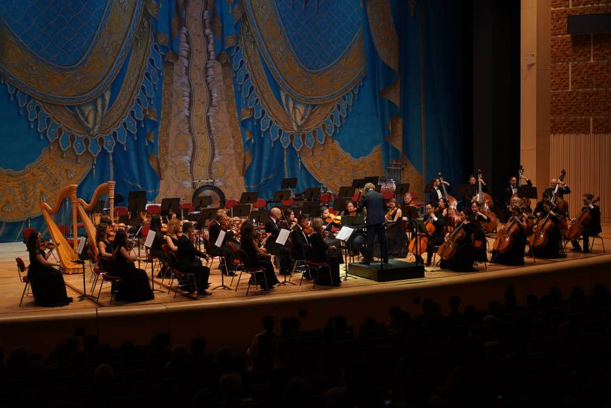 Симфонический оркестр Symphonica ARTica Государственной филармонии Якутии выступил во Владивостоке Симфонический оркестр Symphonica ARTica Государственной филармонии Якутии выступил во Владивостоке