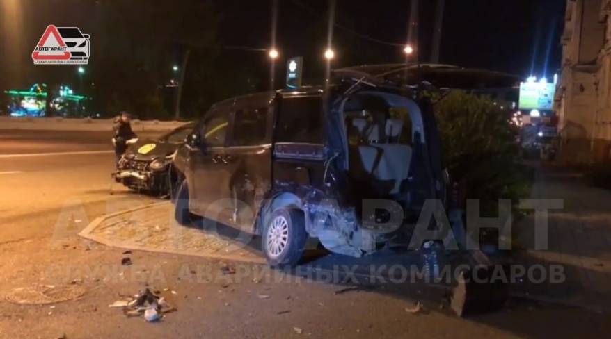 Четверых увезли на скорой: жесткая авария во Владивостоке