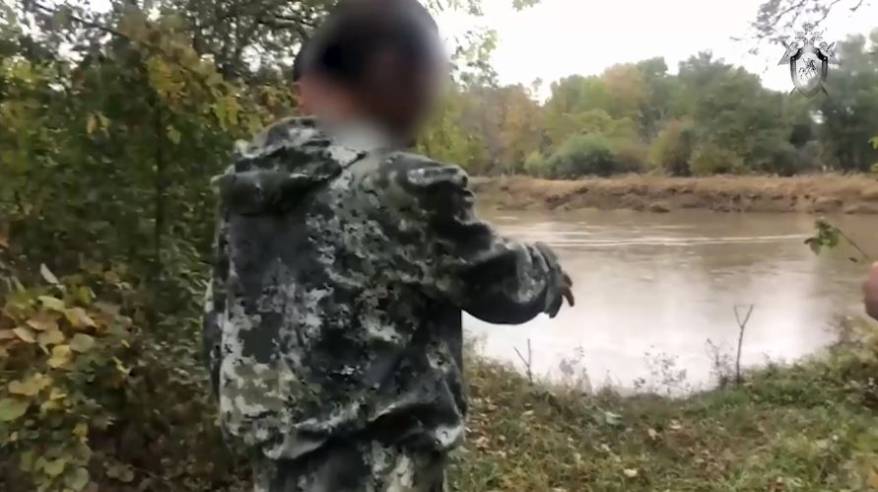 Житель Приморья, который увел чужого ребенка в лес, дал показания на месте преступления