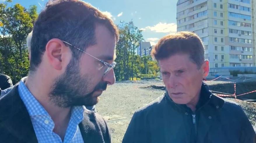 "Где деньги?": Олег Кожемяко устроил разнос застройщику во Владивостоке