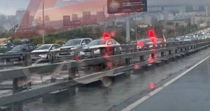 «Город встал»: Водители – о ситуации на дорогах в эти минуты «Город встал»: Водители – о ситуации на дорогах в эти минуты