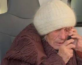 Родственники из Владивостока спешат забрать бабушку из Херсона