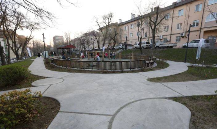 Новый благоустроенный сквер появился во Владивостоке на улице Окатовой Новый благоустроенный сквер появился во Владивостоке на улице Окатовой