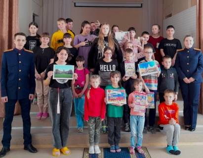 Сотрудники краевого Следственного комитета навестили детей-сирот в Приморье