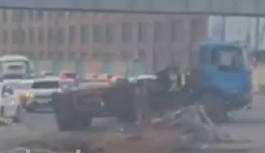 «Разнес неслабо»: Происшествие блокирует дорогу во Владивостоке