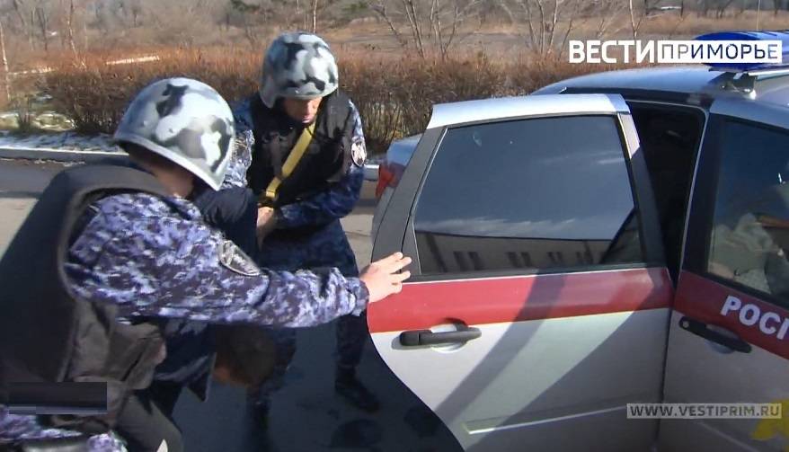 «Удерживал до приезда полиции»: Гнев показал горожанин на автобусной остановке «Удерживал до приезда полиции»: Гнев показал горожанин на автобусной остановке