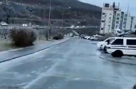 Жители Патрокла оказались в ледяной ловушке, соцсети устроили им хейт