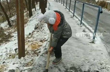 "Маленькая Катя - уже герой": поступок девочки из Владивостока обсуждает Сеть