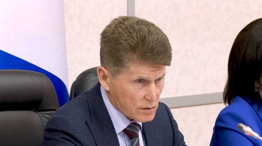 Губернатор Кожемяко попросил приморцев отказаться от пышных новогодних корпоративов Губернатор Кожемяко попросил приморцев отказаться от пышных новогодних корпоративов