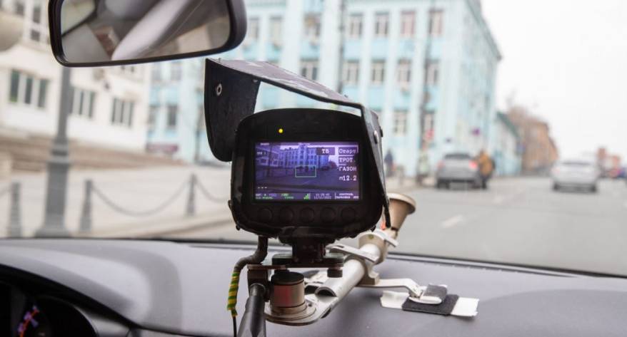Паркон фиксирует нарушения на выделенной автобусной полосе во Владивостоке