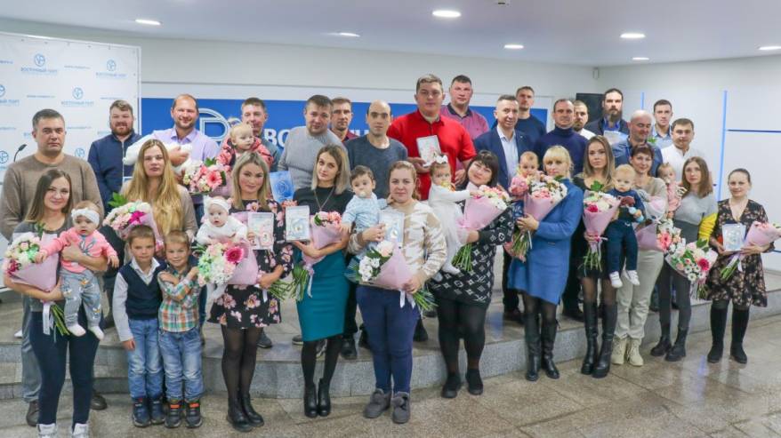 В АО «Восточный Порт» отметили праздник, посвящённый Дню матери В АО «Восточный Порт» отметили праздник, посвящённый Дню матери