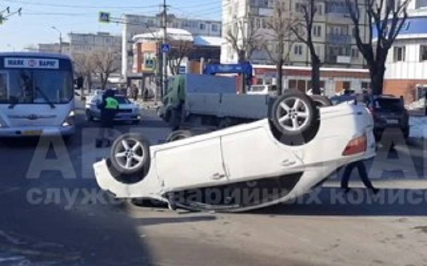 «Удар, полет, лежит на крыше»: Массовая авария - в районе Второй Речки «Удар, полет, лежит на крыше»: Массовая авария - в районе Второй Речки
