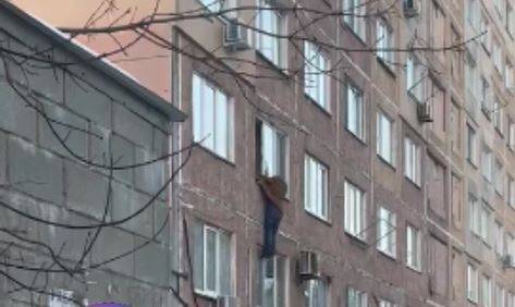 "Муж вернулся?": Мужчина выпрыгнул из окна третьего этажа во Владивостоке