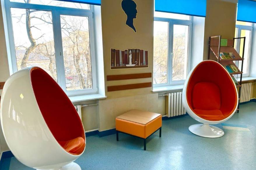 Кресла-коконы, доска правды и интерактивная стена: школы Владивостока отчитались о реализации грантов Кресла-коконы, доска правды и интерактивная стена: школы Владивостока отчитались о реализации грантов