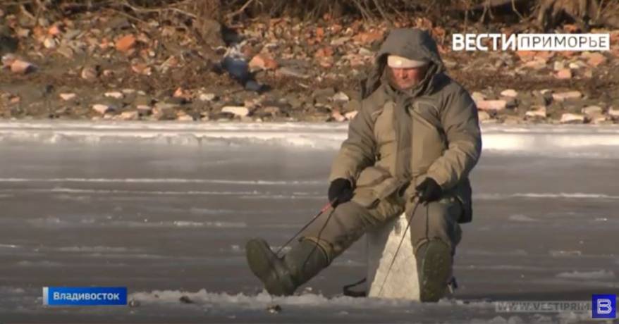 Владивостокцам напоминают: выход на лед категорически запрещен