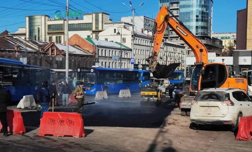Причина провала дорожного полотна на Семеновской установлена Причина провала дорожного полотна на Семеновской установлена