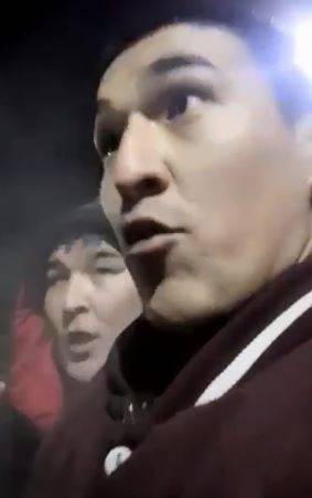 "Кадры - жесть": Неадекватные парни угрожали расправой сотруднику полиции в Приморье "Кадры - жесть": Неадекватные парни угрожали расправой сотруднику полиции в Приморье