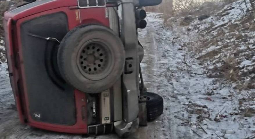 «Может, внутри, что-то сотворили?»: Брошенный внедорожник переполошил горожан «Может, внутри, что-то сотворили?»: Брошенный внедорожник переполошил горожан