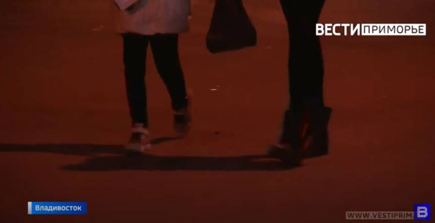 Горе-мать из Уссурийска пыталась доказать, что её дети – не агрессоры и не побирушки Горе-мать из Уссурийска пыталась доказать, что её дети – не агрессоры и не побирушки