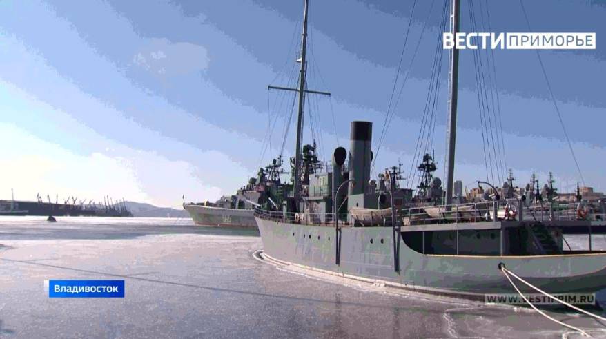 Морские суда попали в ледяной плен в Приморье Морские суда попали в ледяной плен в Приморье