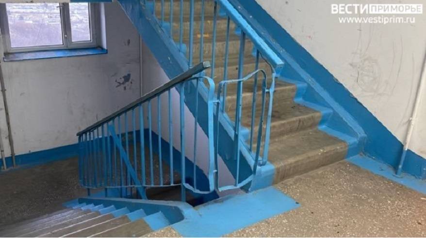 Дорогая находка в подъезде вызвала сожаление у горожан Дорогая находка в подъезде вызвала сожаление у горожан