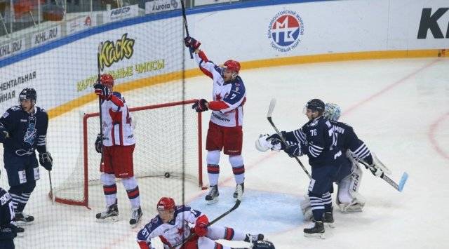 «Адмирал" разгромно проиграл «Автомобилисту"