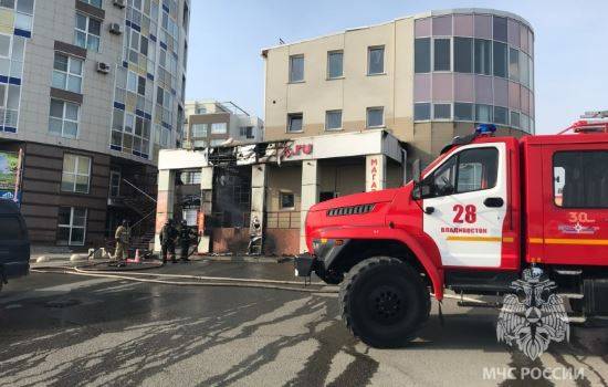 В здании с частным детским садом во Владивостоке вспыхнул пожар