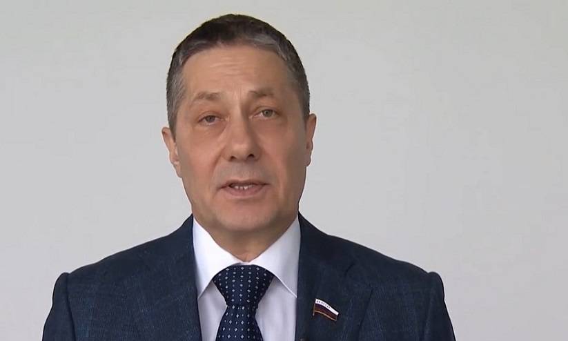 Александр Щербаков поздравил с 8 Марта женщин Приморья