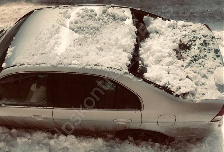 «Нежданчик» прилетел на автомобиль с крыши здания