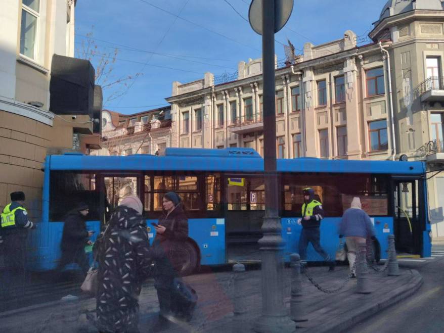 Прокуратура Владивостока проводит проверку по факту ДТП с участием пассажирского автобуса Прокуратура Владивостока проводит проверку по факту ДТП с участием пассажирского автобуса