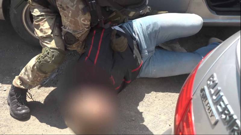 Около ста килограммов синтетических наркотиков пытался сбыть житель Владивостока