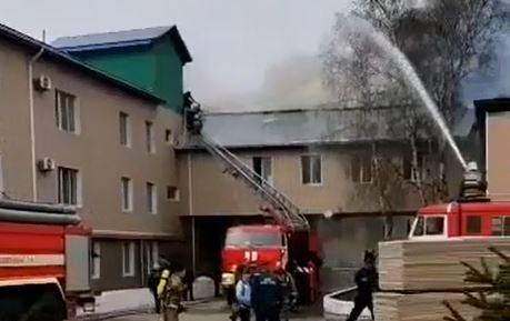 "Ой, жесть. Конец комбинату": рассказ очевидца о пожаре на ЛПК в Приморье