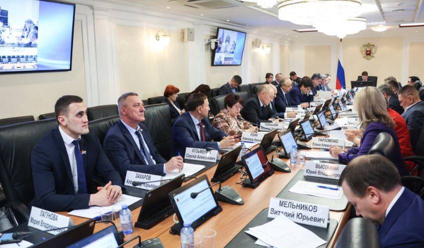 Реконструкцию водоводов в Большом Камне обсудили в Совете Федерации