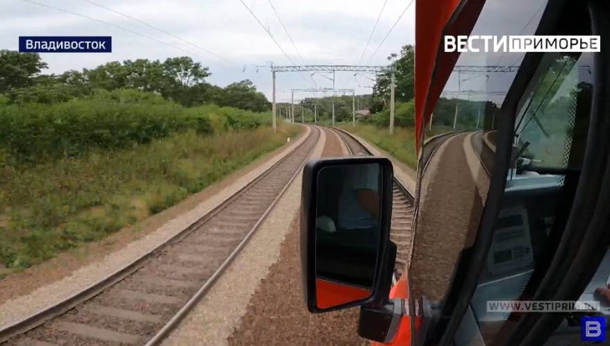 Ж/д переезд временно закрывают во Владивостоке