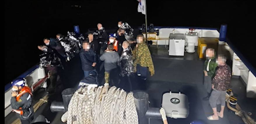 Старпом капитана судна "Калтан" пропал во время пожара в южнокорейском порту