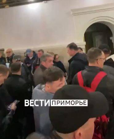 "Настоящий бардак": В порту Владивостока моряки не могут оформить документы