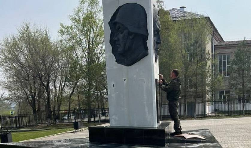 Памятник погибшим в годы войны осквернили в Приморье