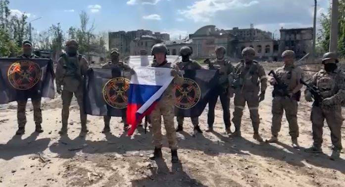 Путин поздравил штурмовые отряды «Вагнер» с освобождением Артёмовска Путин поздравил штурмовые отряды «Вагнер» с освобождением Артёмовска