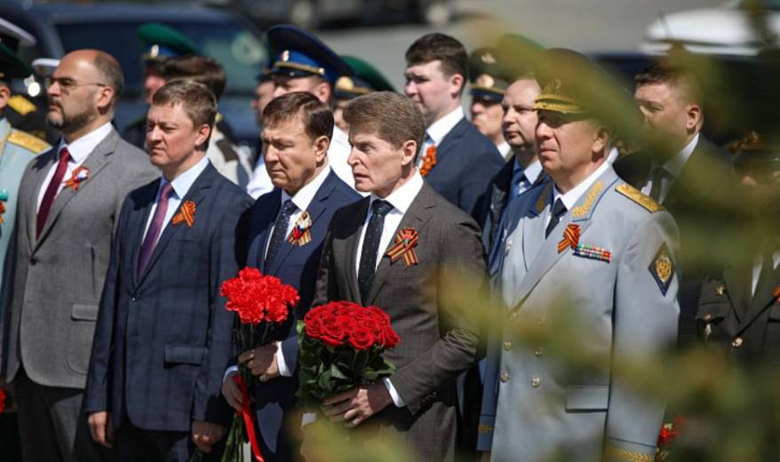 Олег Кожемяко возложил цветы в память о погибших при защите Родины пограничников