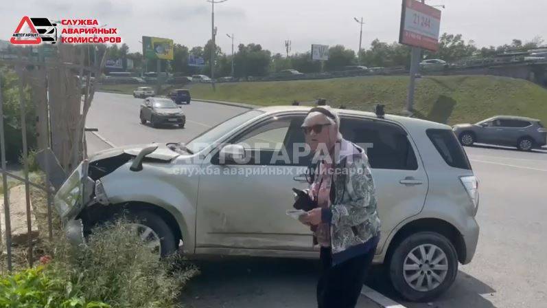 Пожилая дама устроила тройное ДТП во Владивостоке Пожилая дама устроила тройное ДТП во Владивостоке