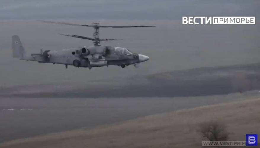 Приморские Ка-52 разгромили колонну бронетехники врага на Запорожском фронте Приморские Ка-52 разгромили колонну бронетехники врага на Запорожском фронте