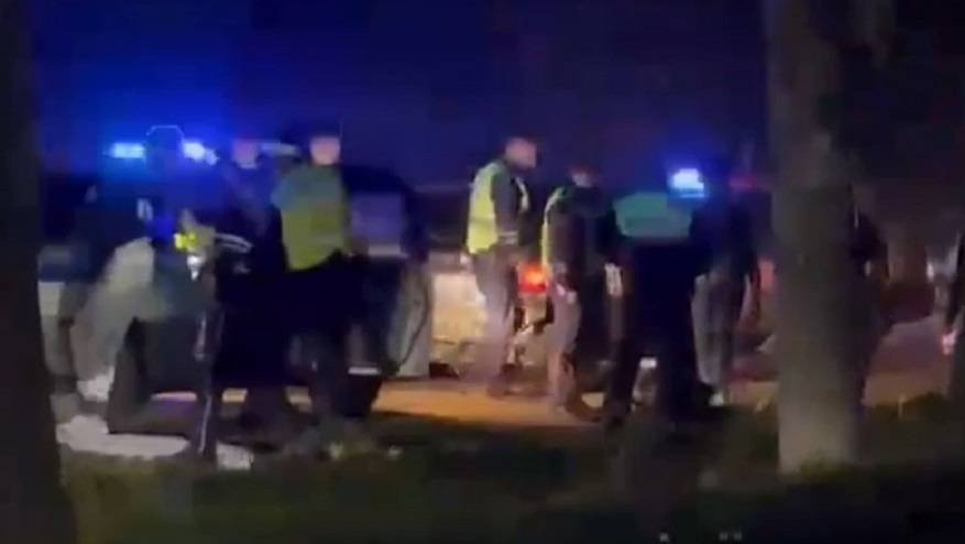 «Руки за спину, лицом в землю»: задержание на дороге попало на видео «Руки за спину, лицом в землю»: задержание на дороге попало на видео