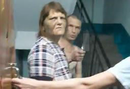 Парочка маргиналов терроризирует соседей многоквартирного дома в Приморье Парочка маргиналов терроризирует соседей многоквартирного дома в Приморье