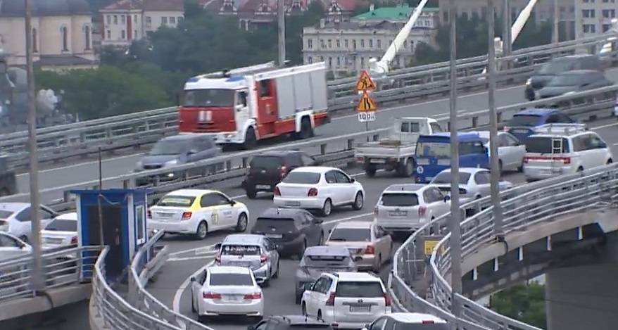 Сигнал в «Мариинке»: Пожарные расчеты подняты по тревоге