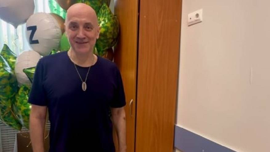 Захар Прилепин, проходящий лечение после покушения, сказал слова благодарности Захар Прилепин, проходящий лечение после покушения, сказал слова благодарности