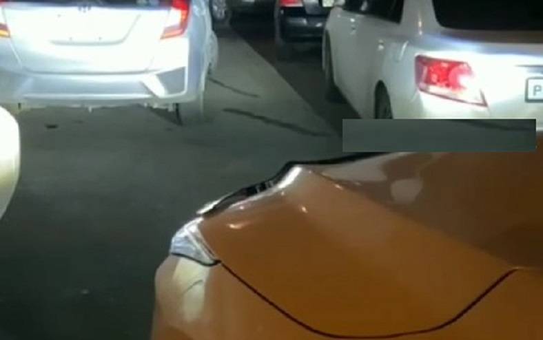 Lexus расстреляли во дворе многоэтажек во Владивостоке