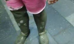 "Хватал за шею, пытаясь ткнуть лицом в жижу": неадекват закидал цементом женщину в Приморье