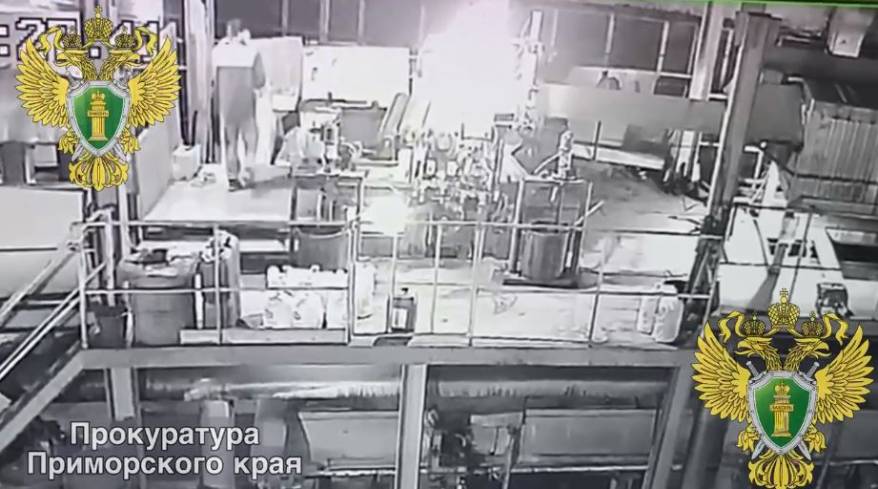Жуткая смерть: молодой рабочий упал в прокатный станок на предприятии в Приморье