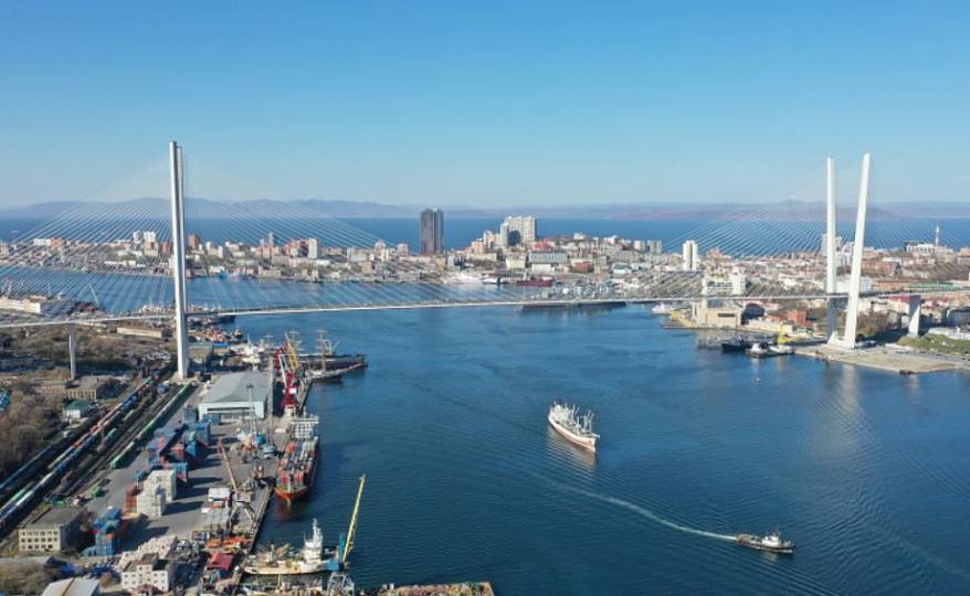 Олег Кожемяко поздравил приморцев с днем работников морского и речного флота